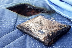 Samsung Galaxy S III explodes in a boy's bed